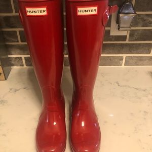 SOLD Hunter tall rain boots